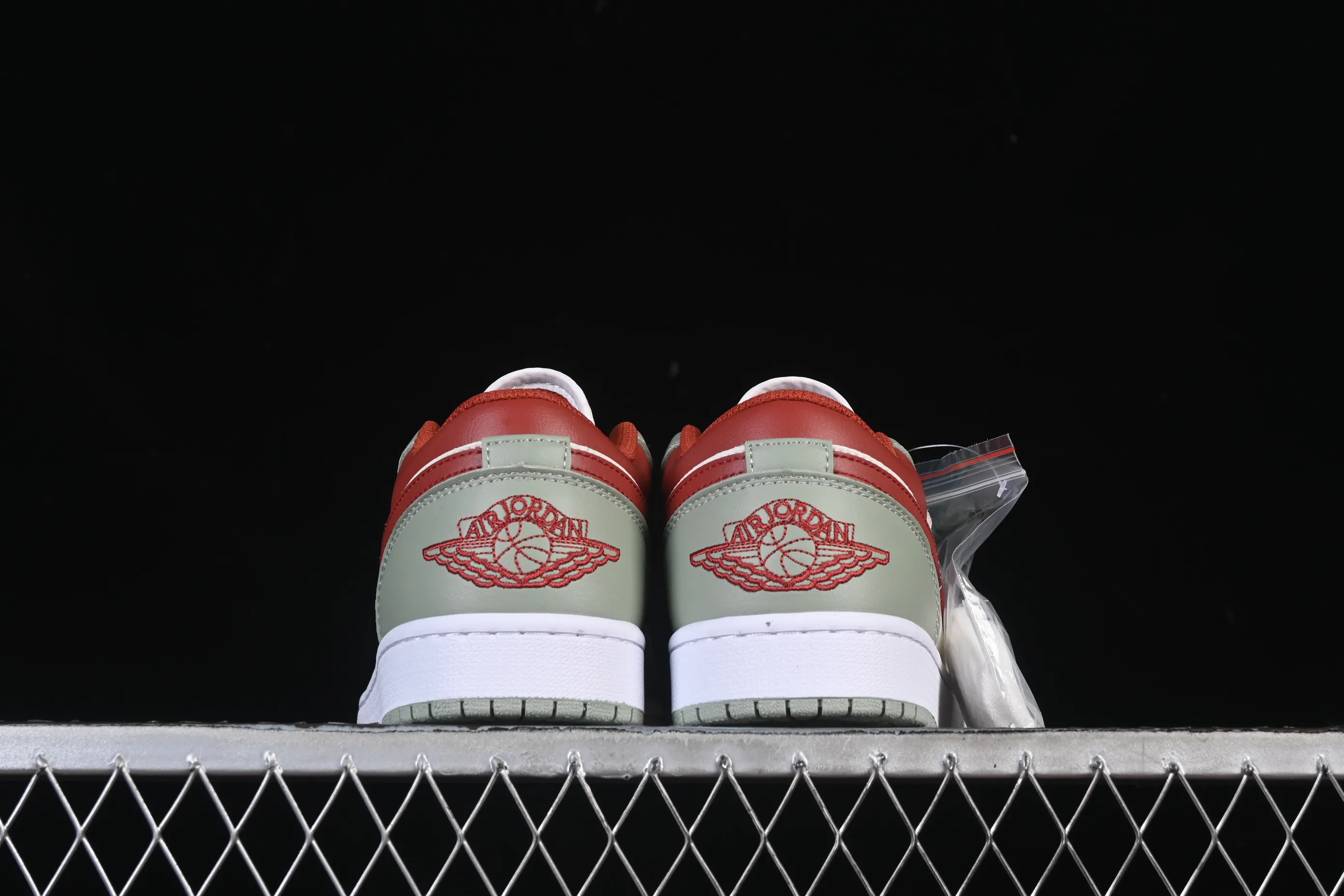 All categories Air Jordan Jordan series basketball shoes Air Jordan 1 Low Air Jordan 1 Low AJ1 Joe 1 white green red low-top cultural casual sneakers 553558-133